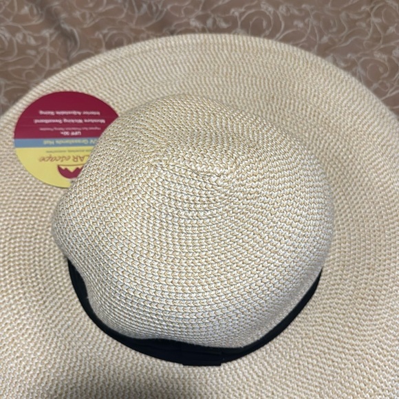 Solar Escape Woven Wide Brim UV Grasslands Hat with Chinstrap - Picture 3 of 9